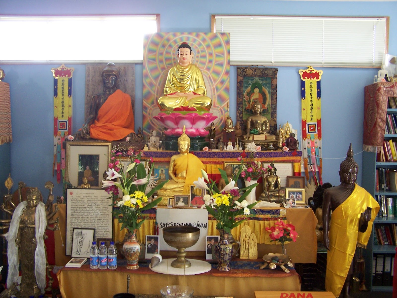 Belajar Agama Buddha Ritual dan Praktek Mahayana