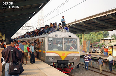 Foto-Foto KRL tahun 2005 dan 2006 yang Sangar sekaligus Nekad