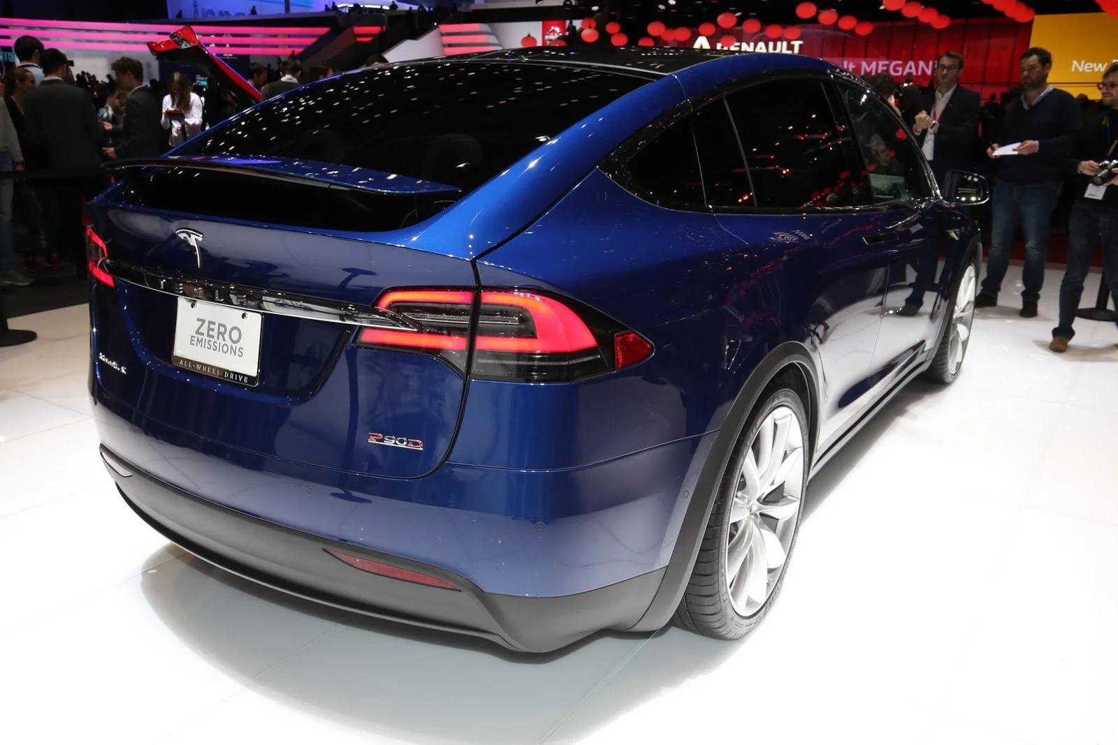 Tesla Model X 2017 chính thức cập bến Châu Âu