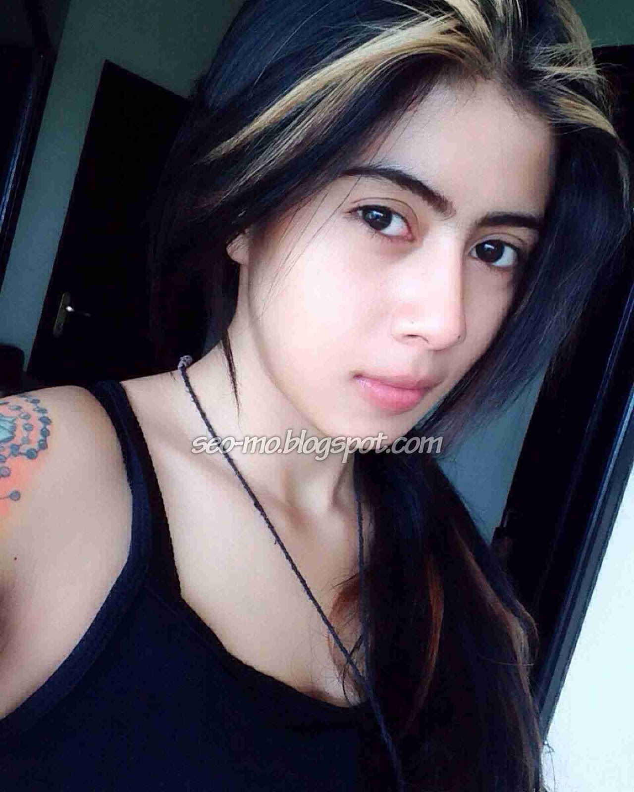 Foto Cantik Indri Barbie make Up Biasa Saja