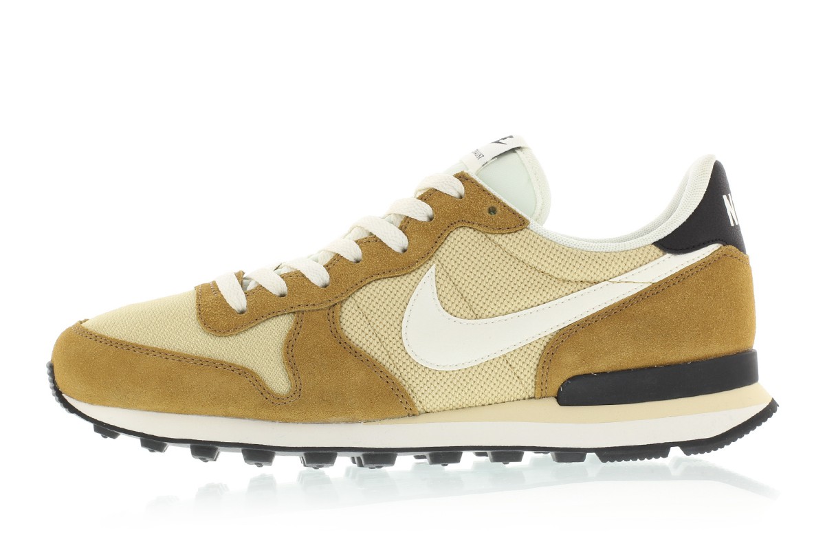 Nike Internationalist Vegas Gold 828041-701