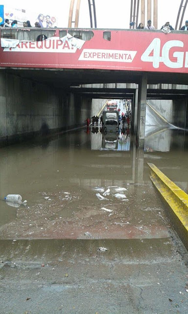 A Ponte Venezuela em Arequipa sofre de tempos em tempos com as inundações.