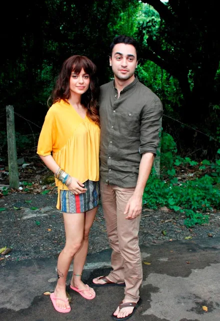 Kangana Ranaut Super Sexy Legs Show On The Sets Of Film Katti Batti” In Aarey