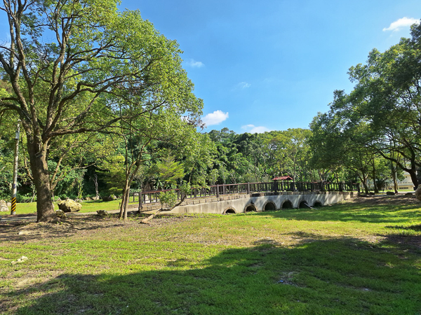 台南白河碧雲公園火山碧雲寺朝山步道，欣賞風景和夕陽熱門景點