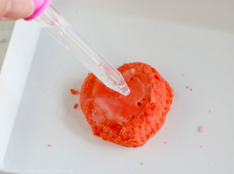 baking soda Valentine's Day science experiment