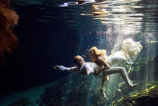 Underwater Trash the dress Underwater Trash the dress