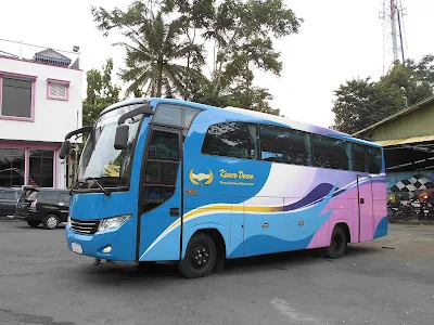 Rodeo Bus, Medium Bus Karya Karoseri Agustus