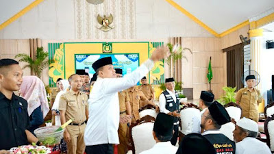  Faisal Hasrimy Tepung Tawari Calon Jamaah Haji Kabupaten Langkat 
