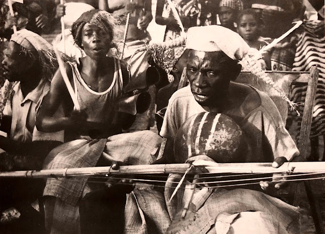 Traditional music musique traditionnelle African Africaine tribal shaman magic ceremony trance ritual spirits ancestors