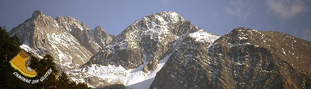 Nieve en las cumbres pirenaicas. Campamento Otoño 2001