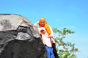 wisata taman gunung batu