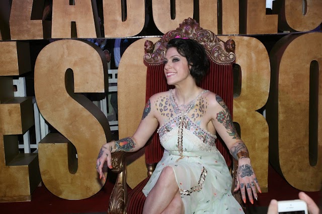 CAÇADORES DE RELÍQUIAS | Danielle Colby é a convidada do talk show "Íntimo com..."