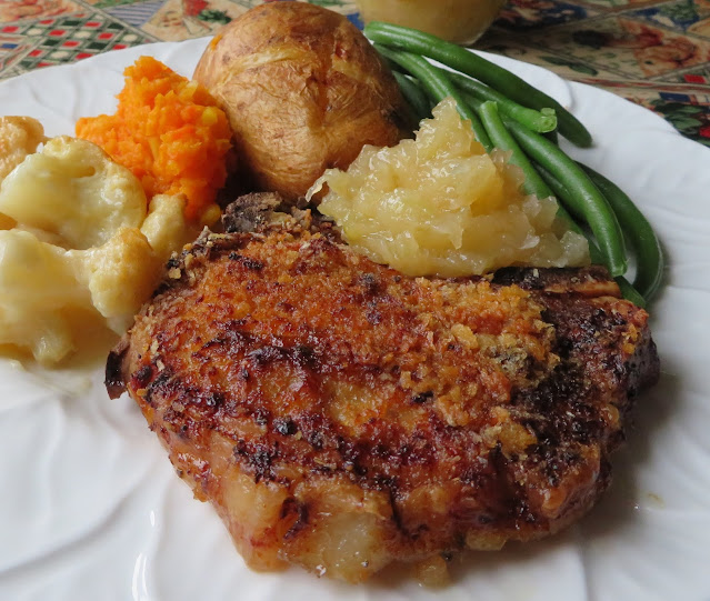 Pork Chops & Apple Sauce