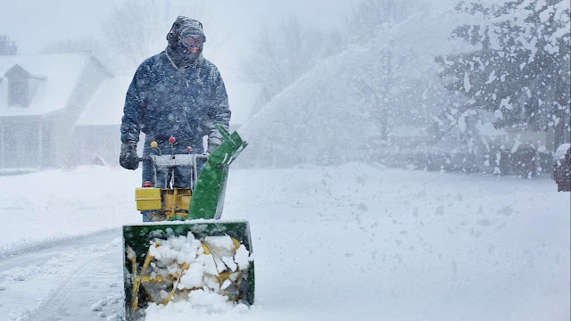 Best Snow Blower For Large Driveway