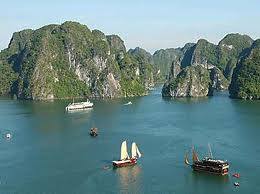 Halong bay tours famous tourist