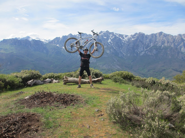 Pico Jano y la Viorna en bicicleta