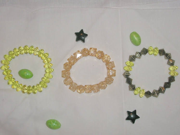 Pulseiras em tons de amarelo