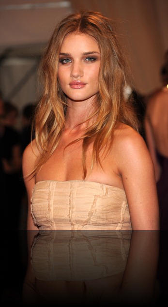 Rosie Huntington-Whiteley attends the Costume Institute Gala Ben