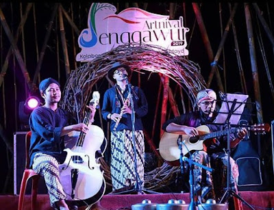 Dokumentasi pagelaran musik di Jenggawur Artnival