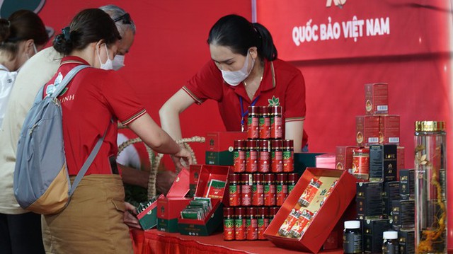 Đấu giá những <a href=