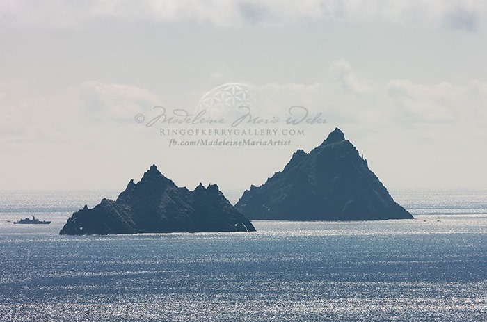 star-wars-episode-vii-skellig-michael-shooting-kerry-1