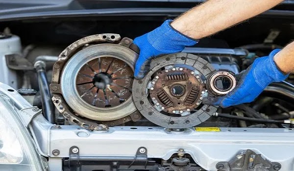 What Happens if Slip a Manual Transmission's Clutch