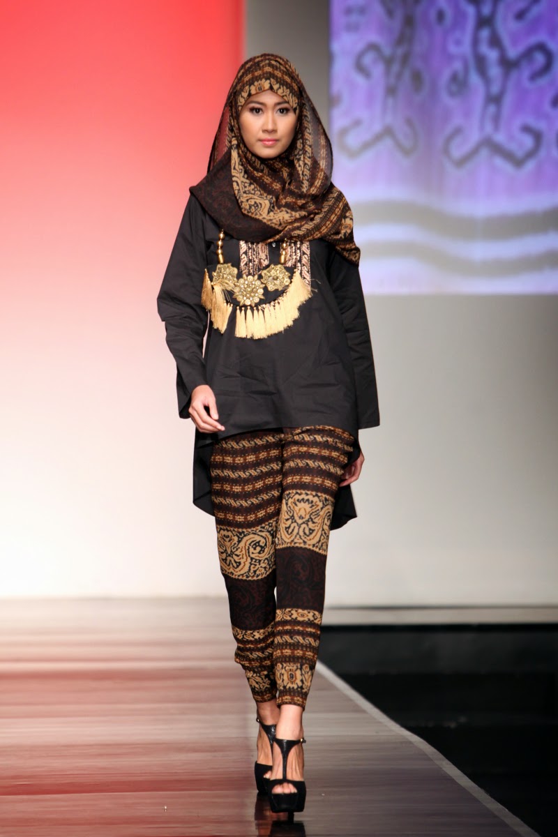 20 Foto Desain Baju Pesta Muslim Glamour Terpopuler 