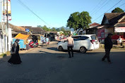 Anggota Polsek Mandalawangi Melaksanakan Strong Point Sore Agar Kamseltibcarlantas Tercapai