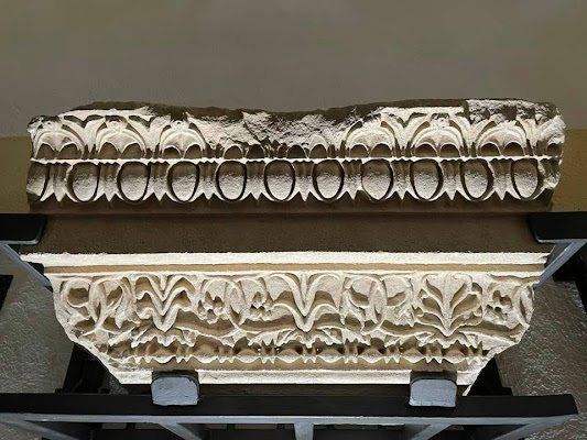 Frammento di cornice. Archeologia Mentana