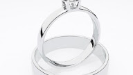 Cincin Lamaran Kawin - Download Foto Cincin Kawin ~ Downloadjpg - Penampakan cincin bertabur berlian ini dipamerkan dalam video di youtube yuni andriyani official, senin (7/6/2021).