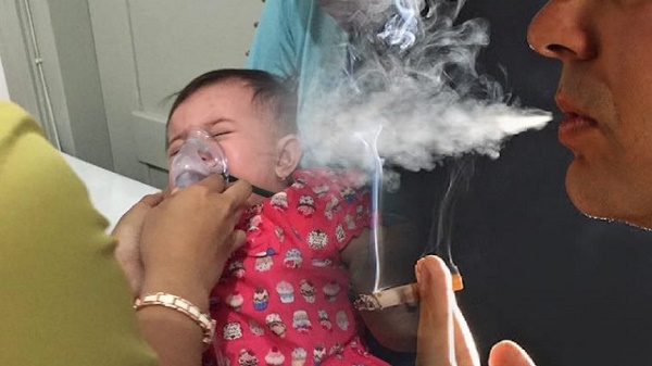 Baca Buat Perokok Inilah Dampaknya Yang Tanpa Anda Sadari !!!! Anak 1 Tahun Meninggal Dunia Kerana Asap Rokok, Ingat Jangan Cium Dan Peluk Anak Selepas Merokok!!