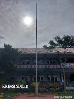 Moles Tiang Bendera Stainless dan Ganti Tali di SMAN Kota Tangerang Selatan