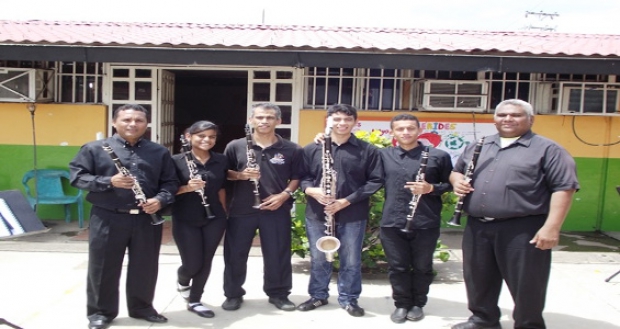 Ensamble de clarinetes deleitó a estudiantes del preescolar “Caperucita” en Apure.