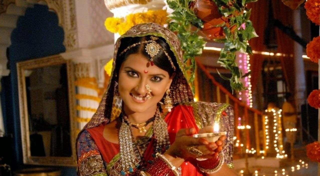 Kratika Sengar HD Wallpapers Free Download