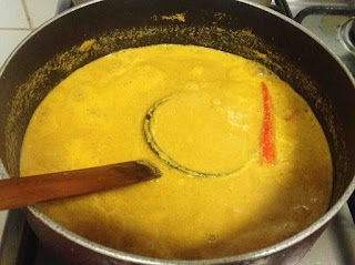 ayala manga thenga aracha meen curry / pachamanga meen curry