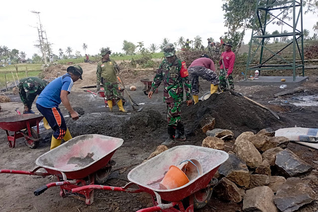 Kodim 1615 bergerak, bantu ringankan beban masyarakat lewat TMMD 121