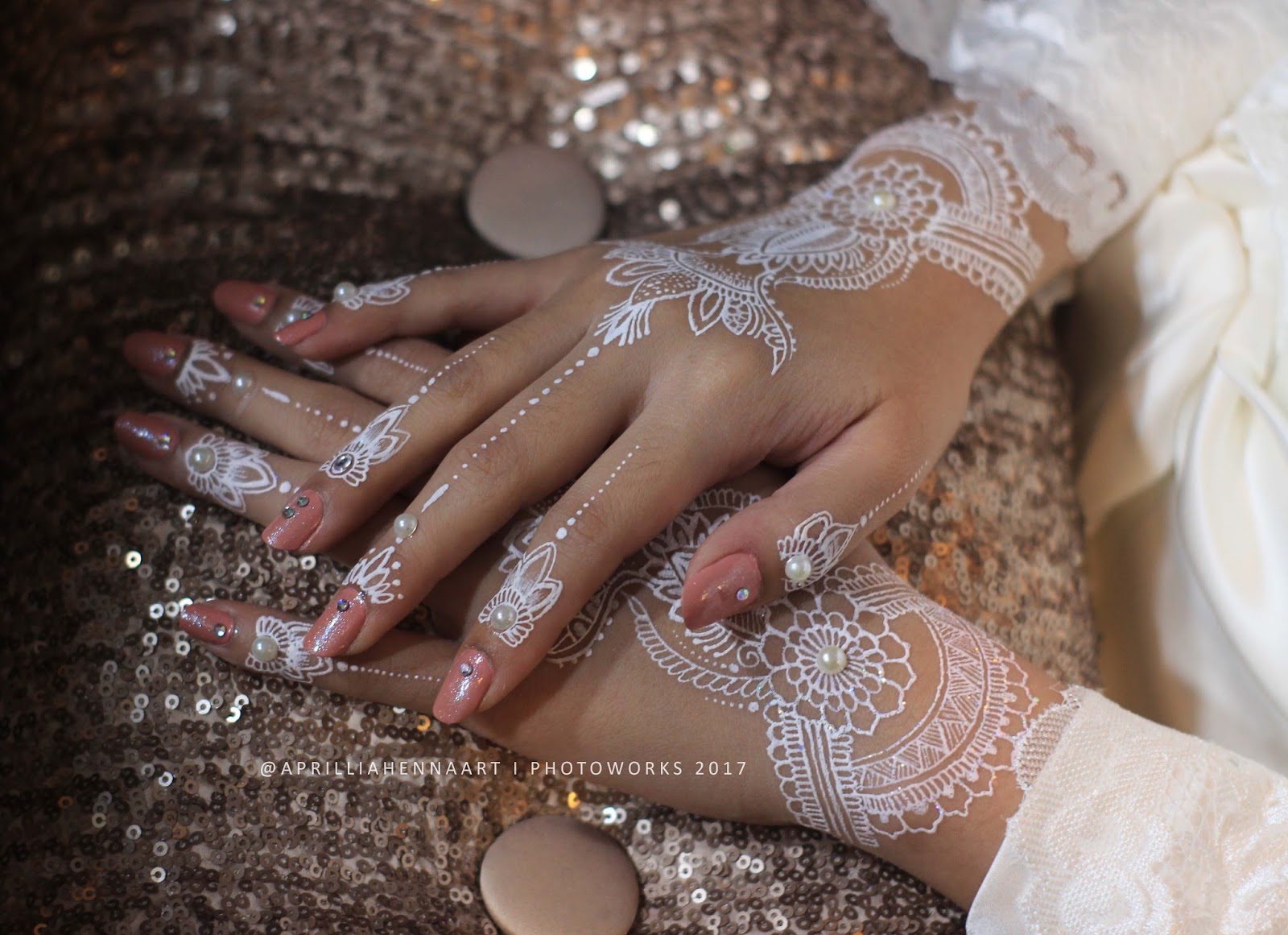 JASA LUKIS WHITE HENNA