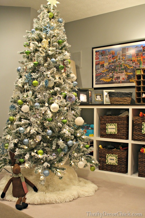 flocked tree 