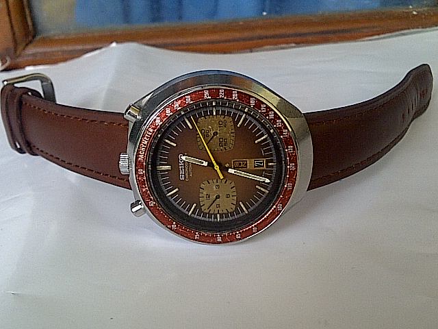 Jam tangan kuno antik dan MODERN: SEIKO BROWN BULLHEAD 