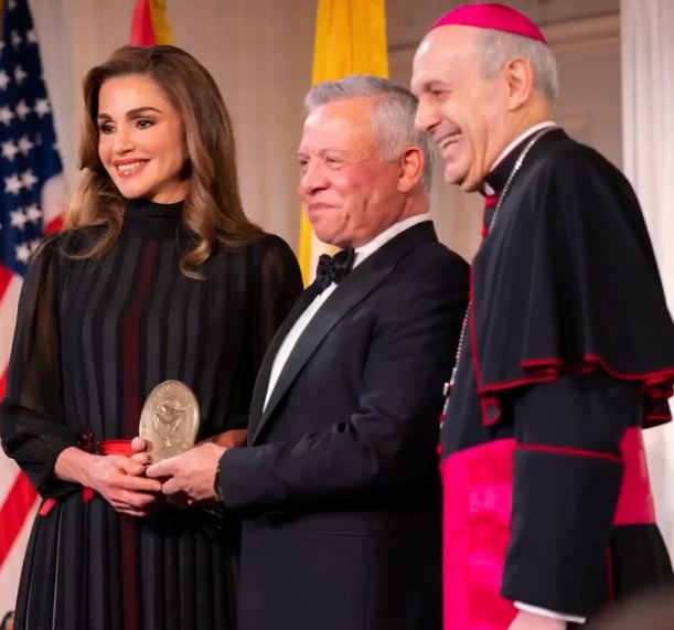 https://www.nojoomelfan.com/2022/05/King ABdullah-QueenRania.html