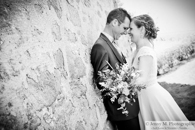 photo de couple mariage romantique noir et blanc