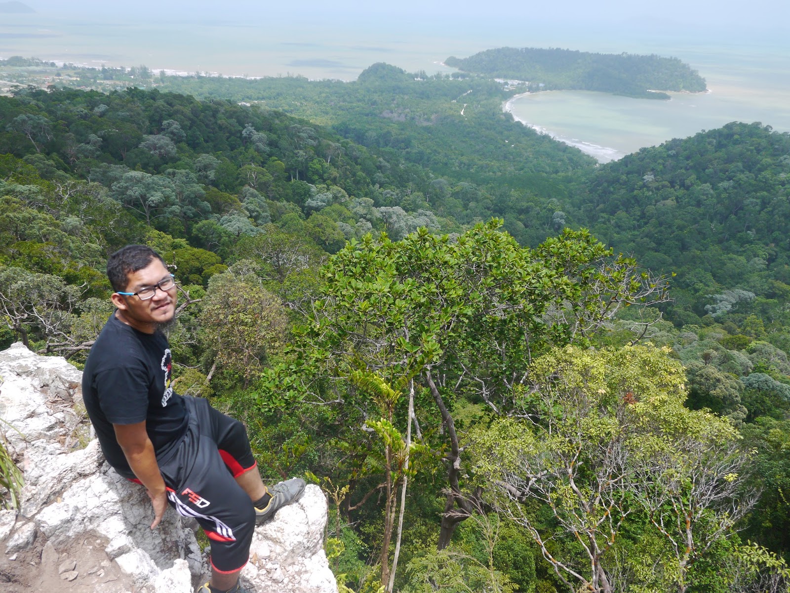 Munamuni: Hiking di Gunung Arong, Mersing, Johor