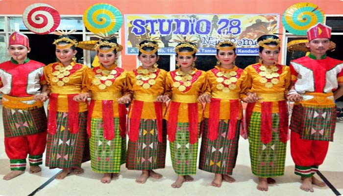 Tari Lulo Tarian Tradisional  Suku  Tolaki  Dari Sulawesi 