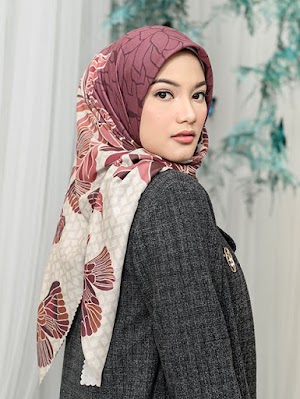 Hijab Papillon Scarf in Cherish with Ugly Face Doesn't Fit