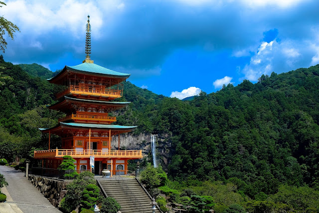 Why Travel To Japan?  And 10 Reasons 