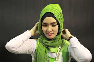 8 tips merawat rambut untuk hijabers