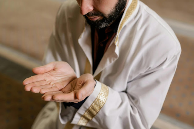 الدعاء والتواصل مع الله