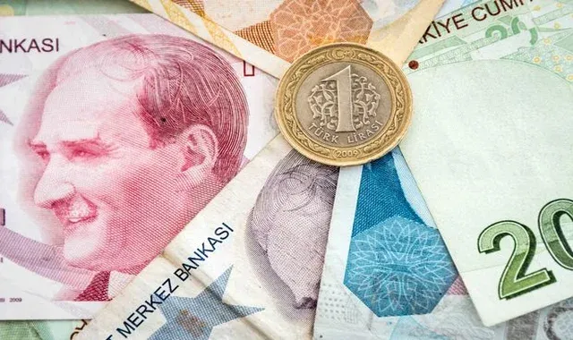 سعر صرف الليرة التركية مقابل العملات الرئيسية اليوم الأحد 4/4/2021