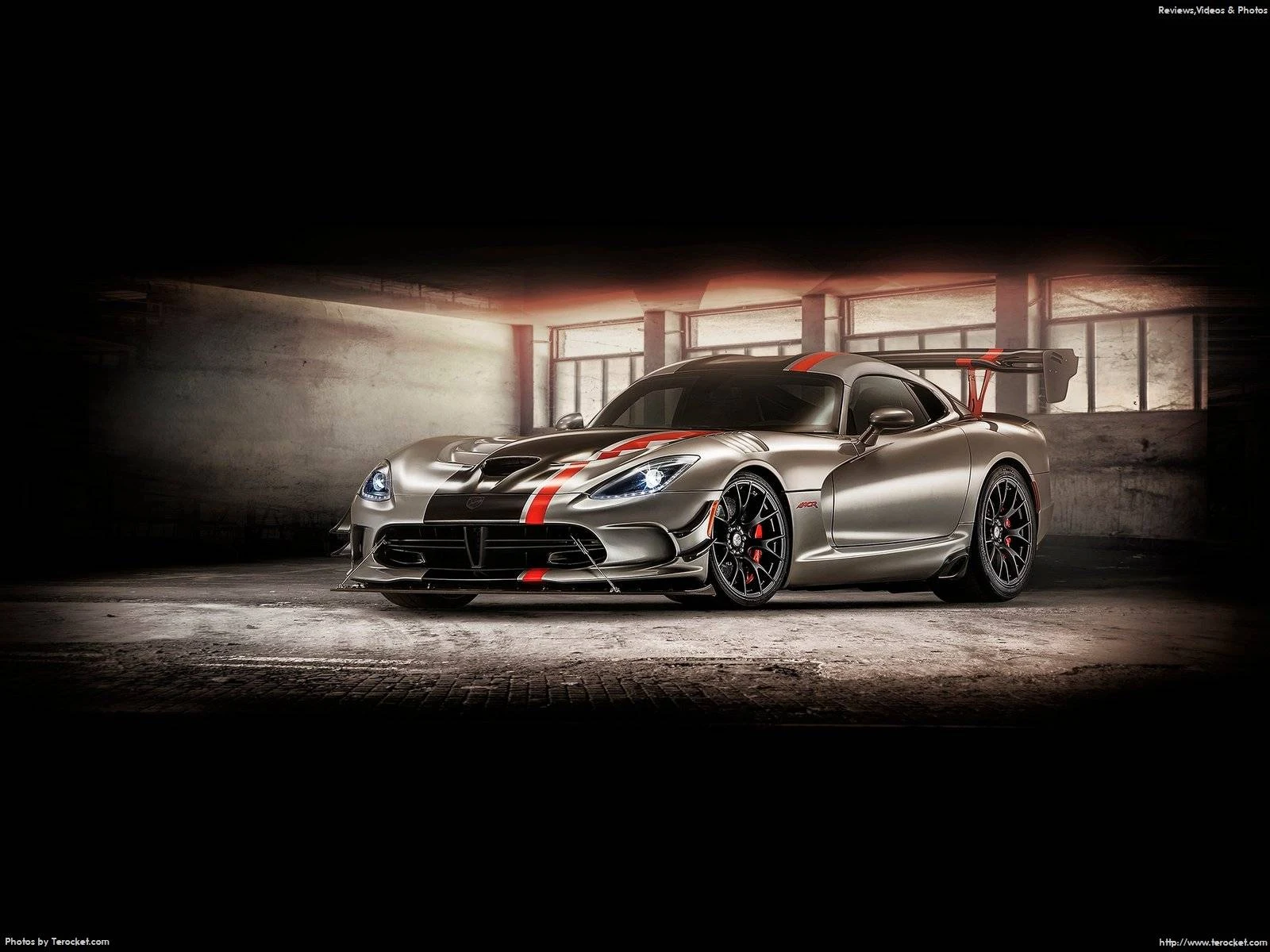 Hình ảnh siêu xe Dodge Viper ACR 2016 & nội ngoại thất