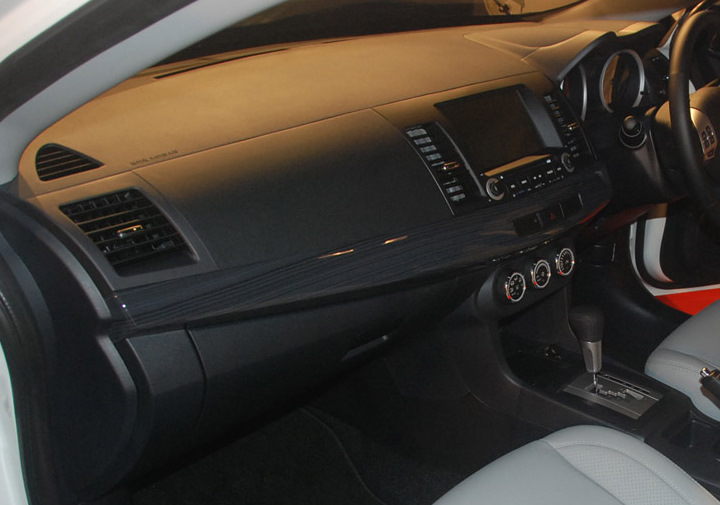 Gambar Proton Inspira Lancer Interior Design didedahkan disini.